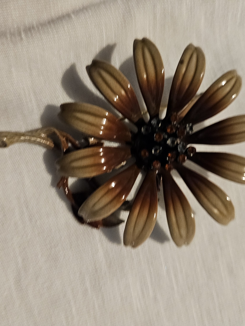 Brown Floral  Daisy Brooch